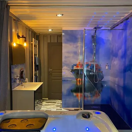 Les Docks Insolite & Spa Lejlighed