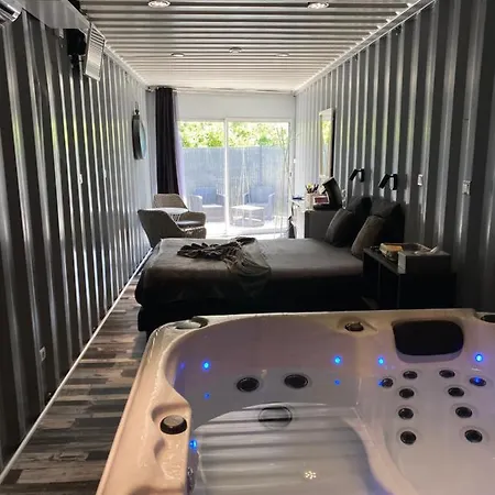 Les Docks Insolite&spa *