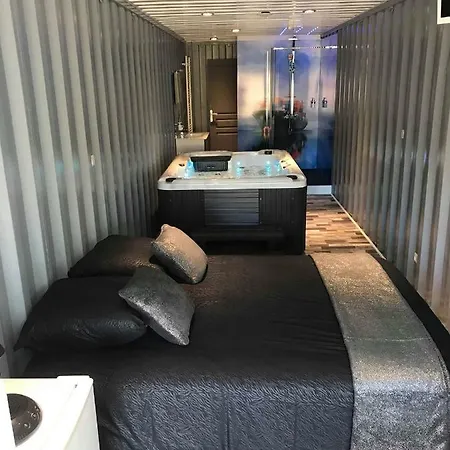 Les Docks Insolite&spa Apartment