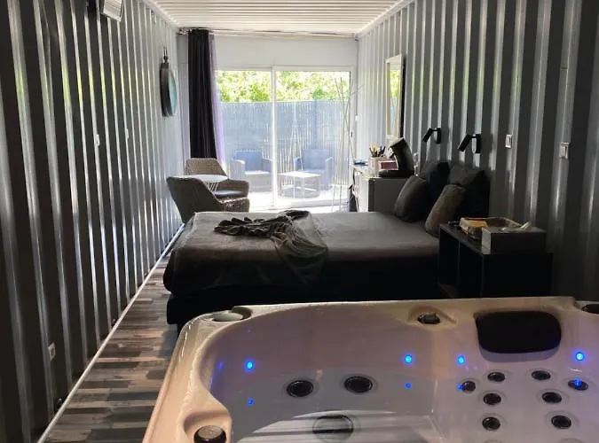 Les Docks Insolite&spa *